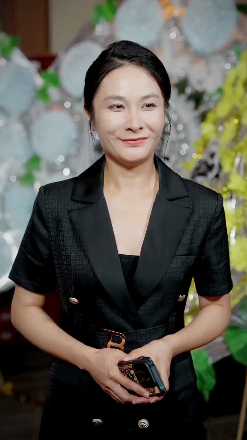 老祖赐我通天眼，我无敌了剧照2