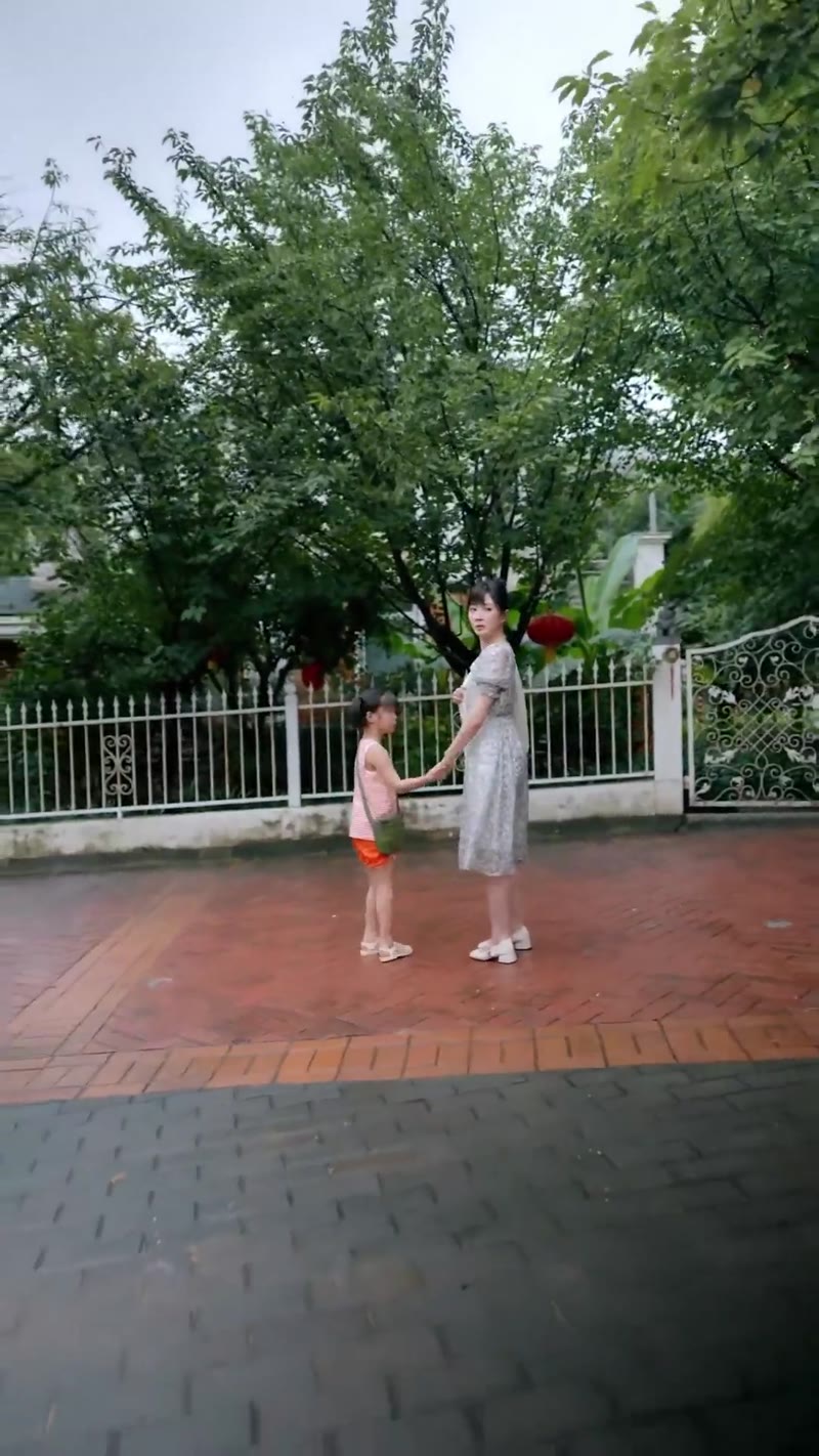 听懂婴语，全能育儿嫂爆改全家剧照3